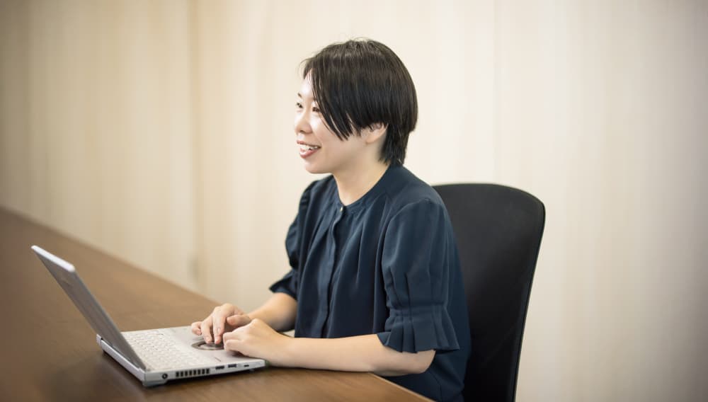 A Kokusai Kogyo team member during the interview